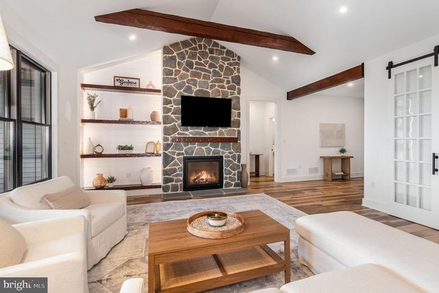 68 N DICKINSON SCHOOL RD, Carlisle, PA 17015