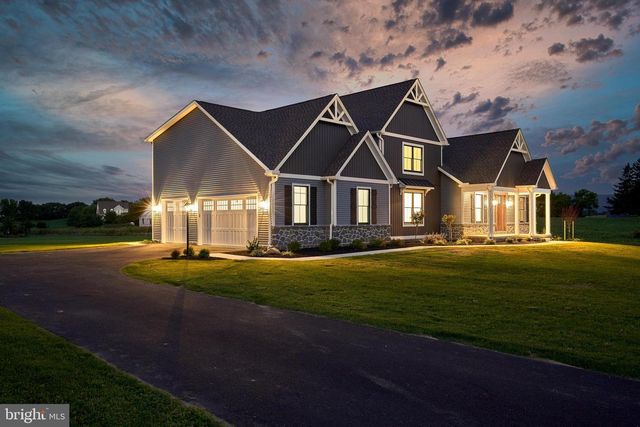 68 N DICKINSON SCHOOL RD, Carlisle, PA 17015