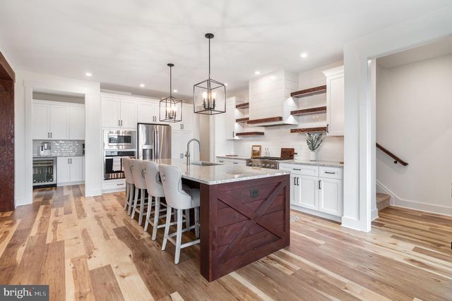 68 N DICKINSON SCHOOL RD, Carlisle, PA 17015