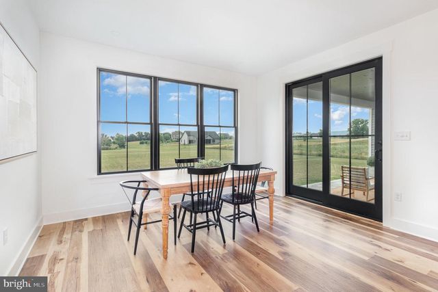 68 N DICKINSON SCHOOL RD, Carlisle, PA 17015