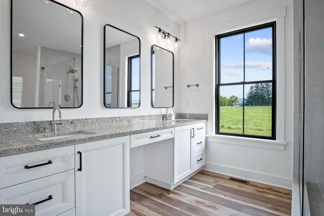 68 N DICKINSON SCHOOL RD, Carlisle, PA 17015