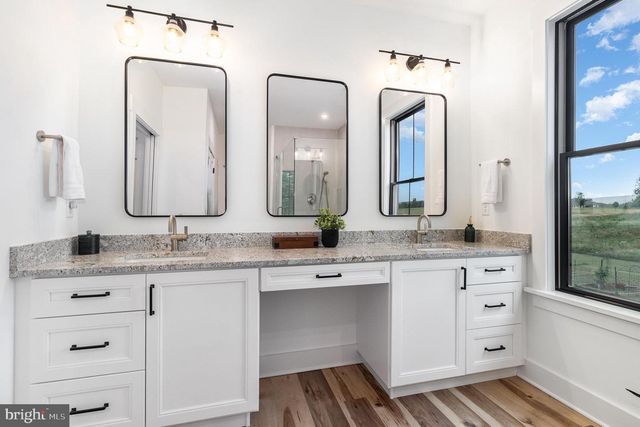 68 N DICKINSON SCHOOL RD, Carlisle, PA 17015