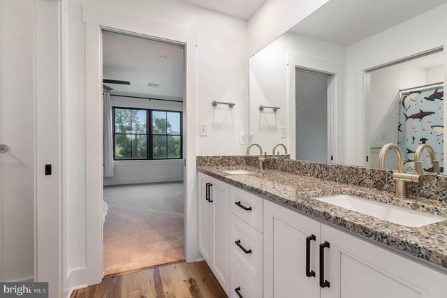 68 N DICKINSON SCHOOL RD, Carlisle, PA 17015