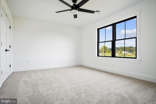 68 N DICKINSON SCHOOL RD, Carlisle, PA 17015