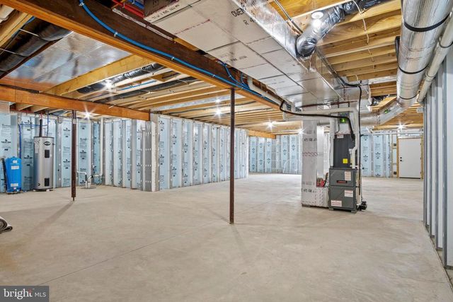 68 N DICKINSON SCHOOL RD, Carlisle, PA 17015