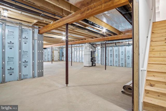 68 N DICKINSON SCHOOL RD, Carlisle, PA 17015