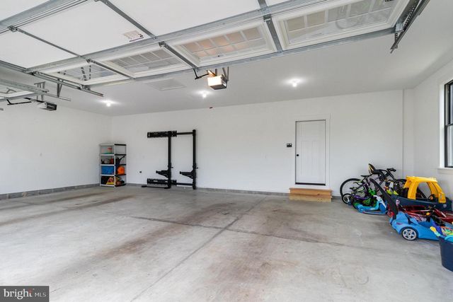 68 N DICKINSON SCHOOL RD, Carlisle, PA 17015