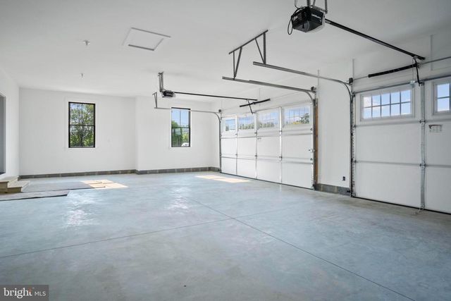 68 N DICKINSON SCHOOL RD, Carlisle, PA 17015