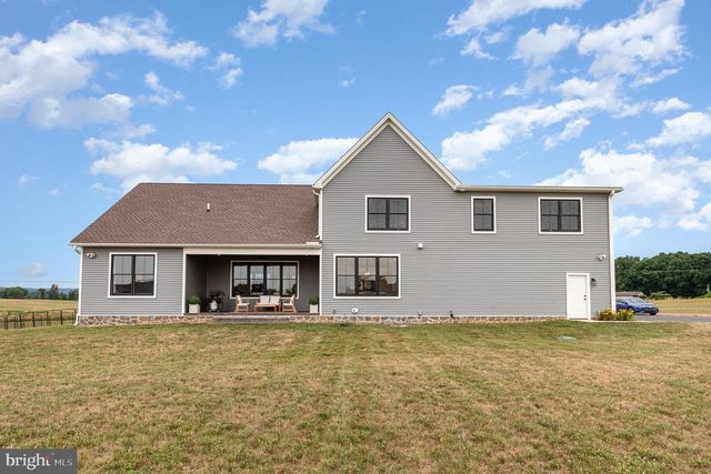 68 N DICKINSON SCHOOL RD, Carlisle, PA 17015