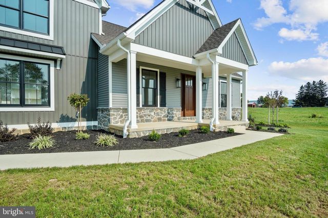 68 N DICKINSON SCHOOL RD, Carlisle, PA 17015