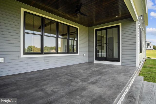 68 N DICKINSON SCHOOL RD, Carlisle, PA 17015