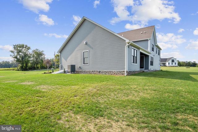 68 N DICKINSON SCHOOL RD, Carlisle, PA 17015