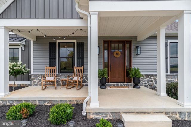 68 N DICKINSON SCHOOL RD, Carlisle, PA 17015