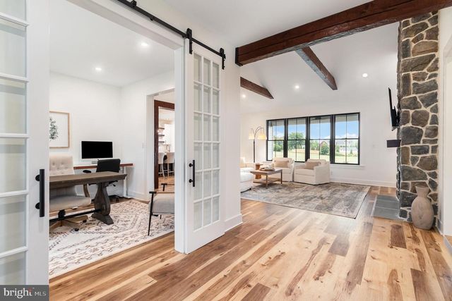 68 N DICKINSON SCHOOL RD, Carlisle, PA 17015