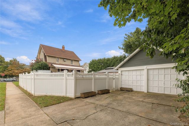471 Pearl Street, Oceanside, NY 11572