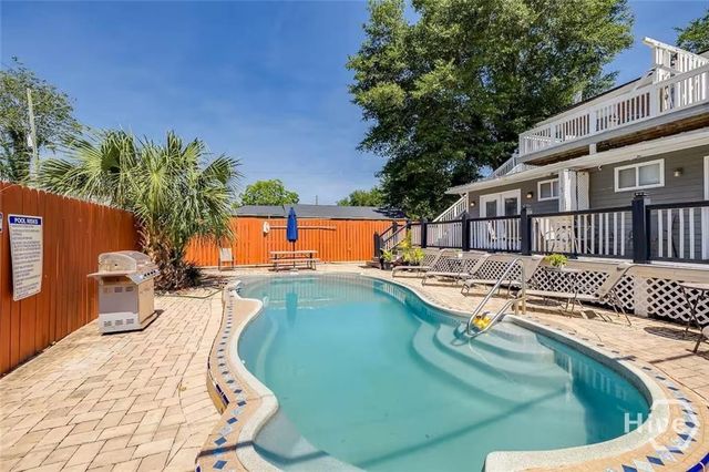 526 E Gwinnett Lane 4, Savannah, GA 31401