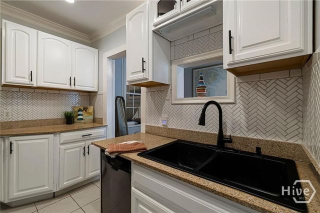 526 E Gwinnett Lane 4, Savannah, GA 31401