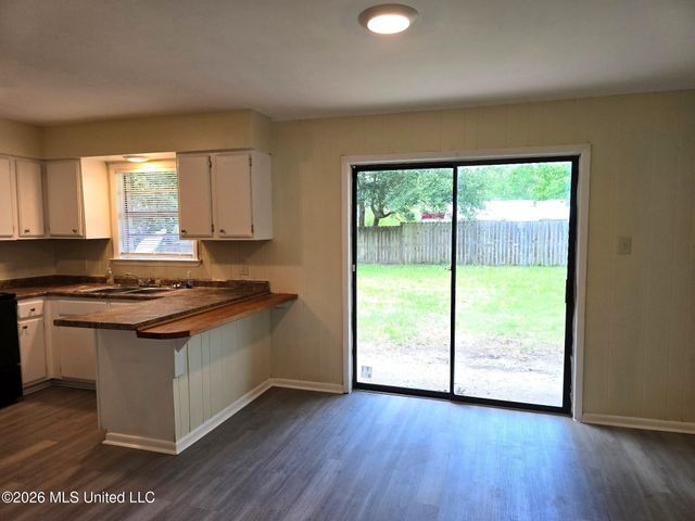 2605 W Samuel Street, Gulfport, MS 39503