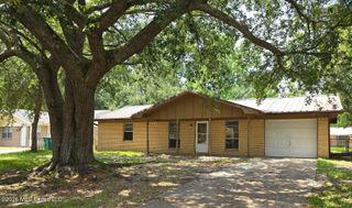 2605 W Samuel Street, Gulfport, MS 39503