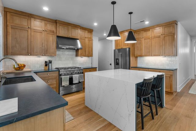 19201 NW Mt Shasta Drive, Bend, OR 97703