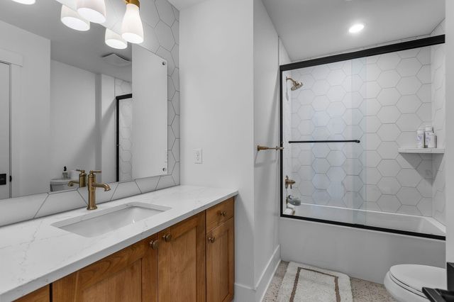 19201 NW Mt Shasta Drive, Bend, OR 97703