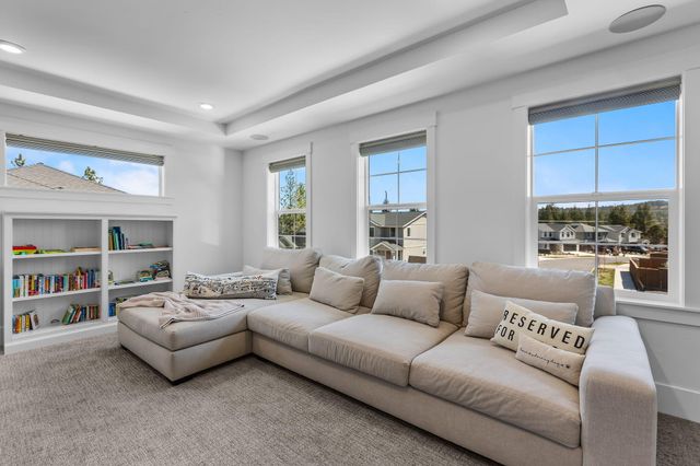 19201 NW Mt Shasta Drive, Bend, OR 97703