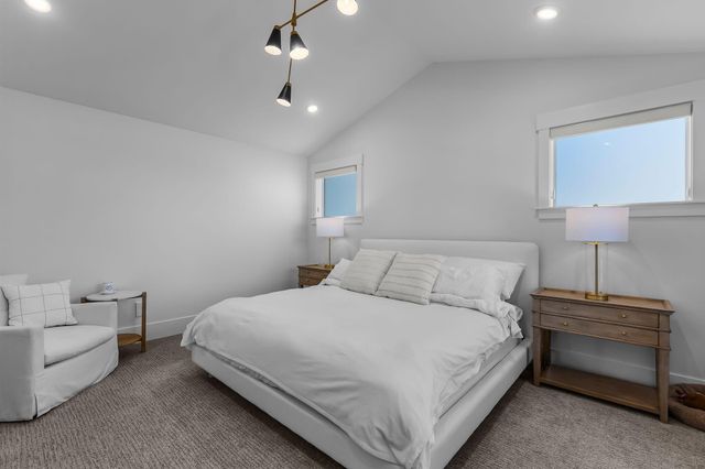 19201 NW Mt Shasta Drive, Bend, OR 97703