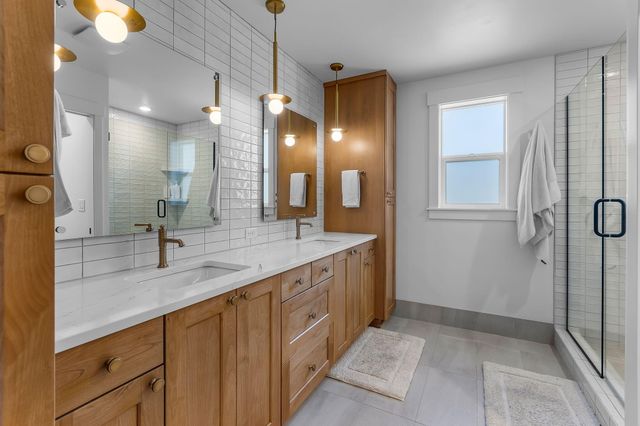 19201 NW Mt Shasta Drive, Bend, OR 97703