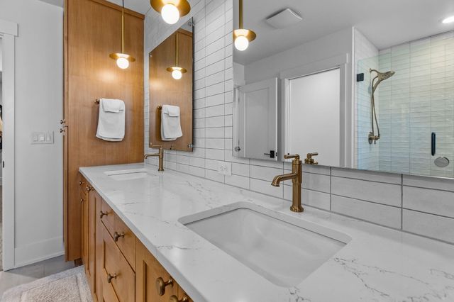 19201 NW Mt Shasta Drive, Bend, OR 97703