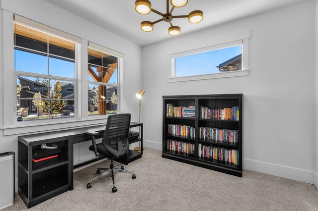 19201 NW Mt Shasta Drive, Bend, OR 97703