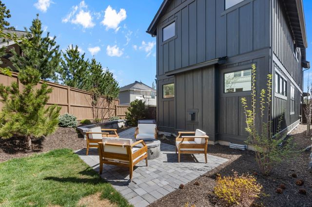 19201 NW Mt Shasta Drive, Bend, OR 97703