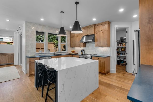 19201 NW Mt Shasta Drive, Bend, OR 97703