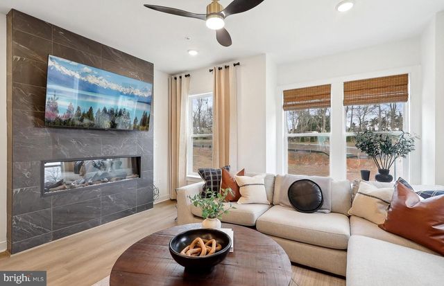 3029 NINA CLARKE DR, Rockville, MD 20850