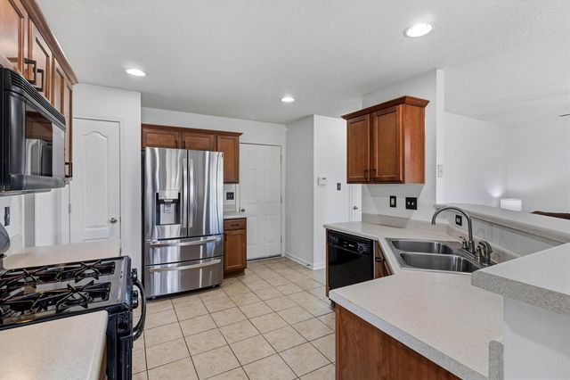 60 MISTY HILL CV, Oakland, TN 38060