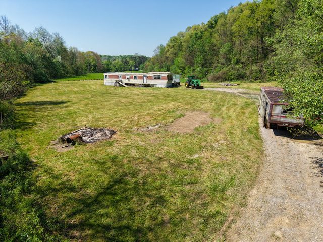 637 American School Road, Franklin Twp, PA 16037