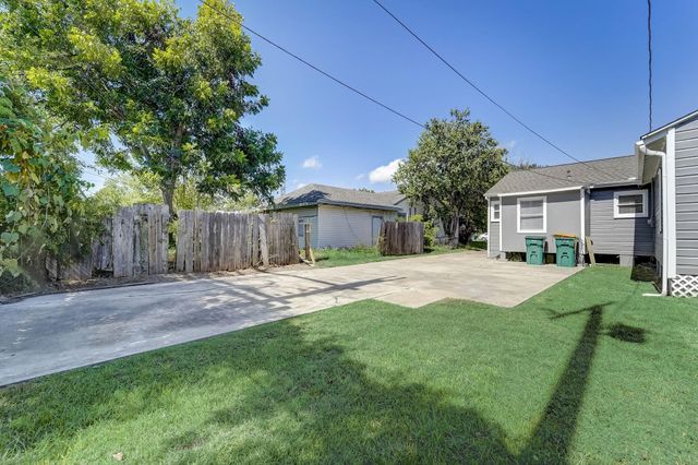 1420 Foreman Street, La Marque, TX 77568