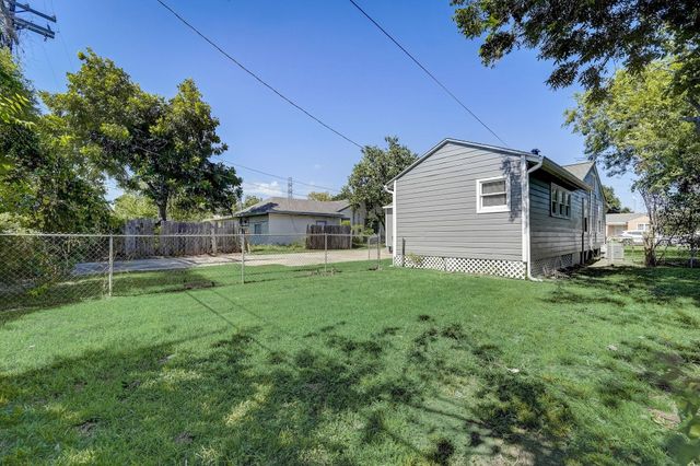1420 Foreman Street, La Marque, TX 77568