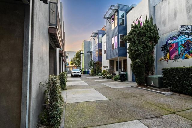1064 F, San Diego, CA 92101