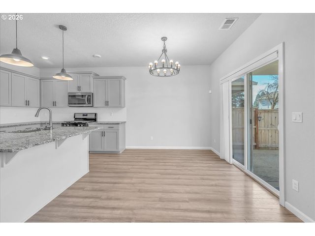 53 SHORE Dr, St Helens, OR 97051