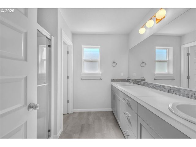 53 SHORE Dr, St Helens, OR 97051