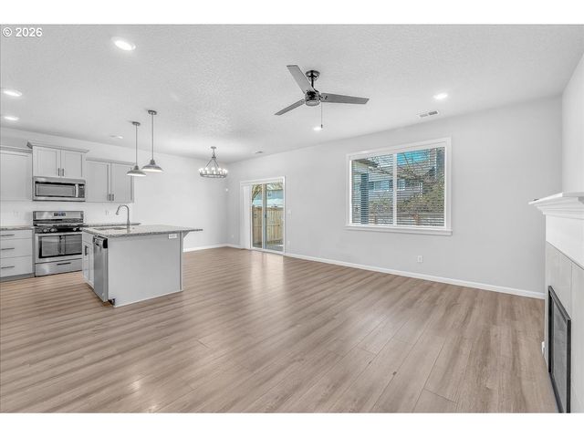 53 SHORE Dr, St Helens, OR 97051