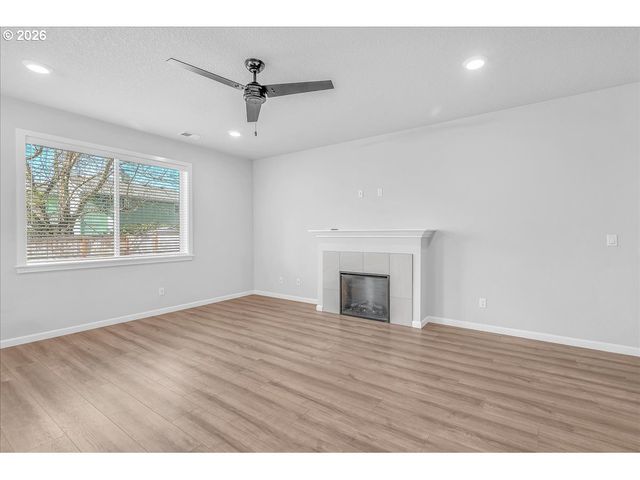 53 SHORE Dr, St Helens, OR 97051