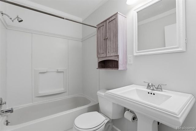 1319 Hoffman Avenue, Royal Oak, MI 48067