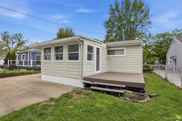 1319 Hoffman Avenue, Royal Oak, MI 48067