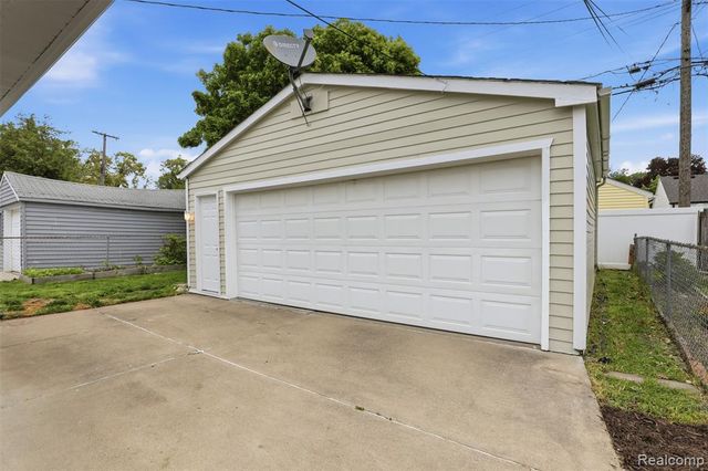 1319 Hoffman Avenue, Royal Oak, MI 48067