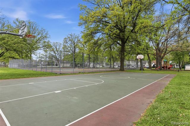 1319 Hoffman Avenue, Royal Oak, MI 48067
