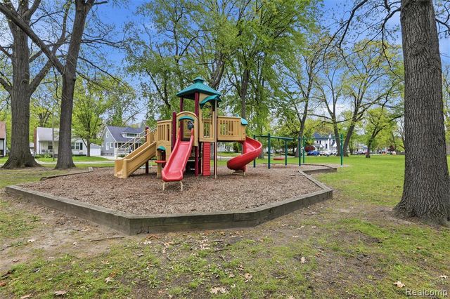 1319 Hoffman Avenue, Royal Oak, MI 48067