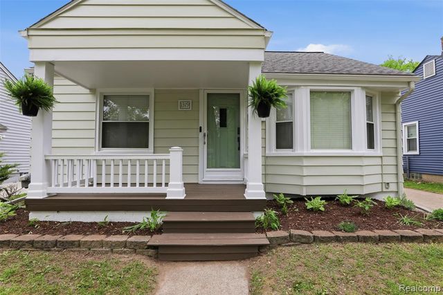 1319 Hoffman Avenue, Royal Oak, MI 48067