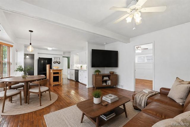 1319 Hoffman Avenue, Royal Oak, MI 48067