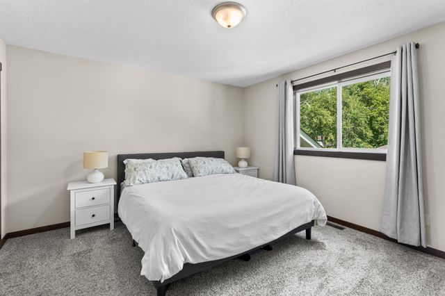 5400 Yukon Avenue N, New Hope, MN 55428